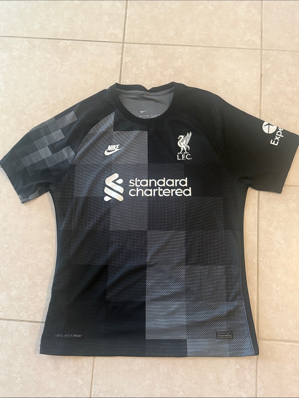 Nike Liverpool 21/22 Goaltender Jersey